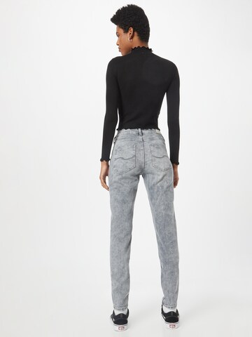 QS Skinny Jeans 'Sadie' i grå