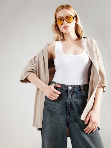 TOPSHOP Topp i vit: framsida