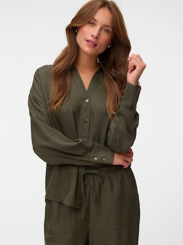 VERO MODA Blouse 'VMMelaney Queeny' in Green: front