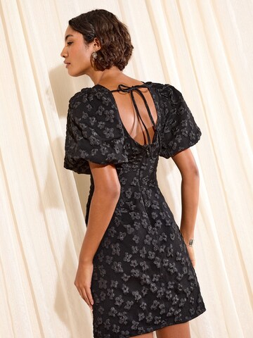 Friends Like These Kleid in Schwarz