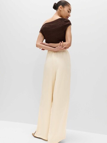 Marks & Spencer Wide Leg Hose in Gelb
