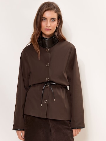 Manteau mi-saison Lipsy en marron : devant