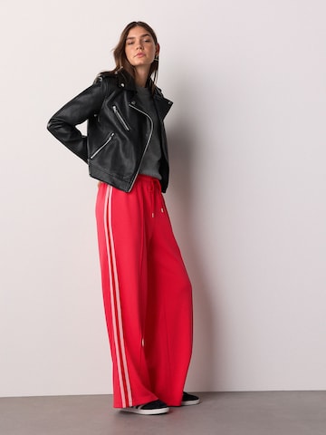 Wide leg Pantaloni di Next in rosso: frontale