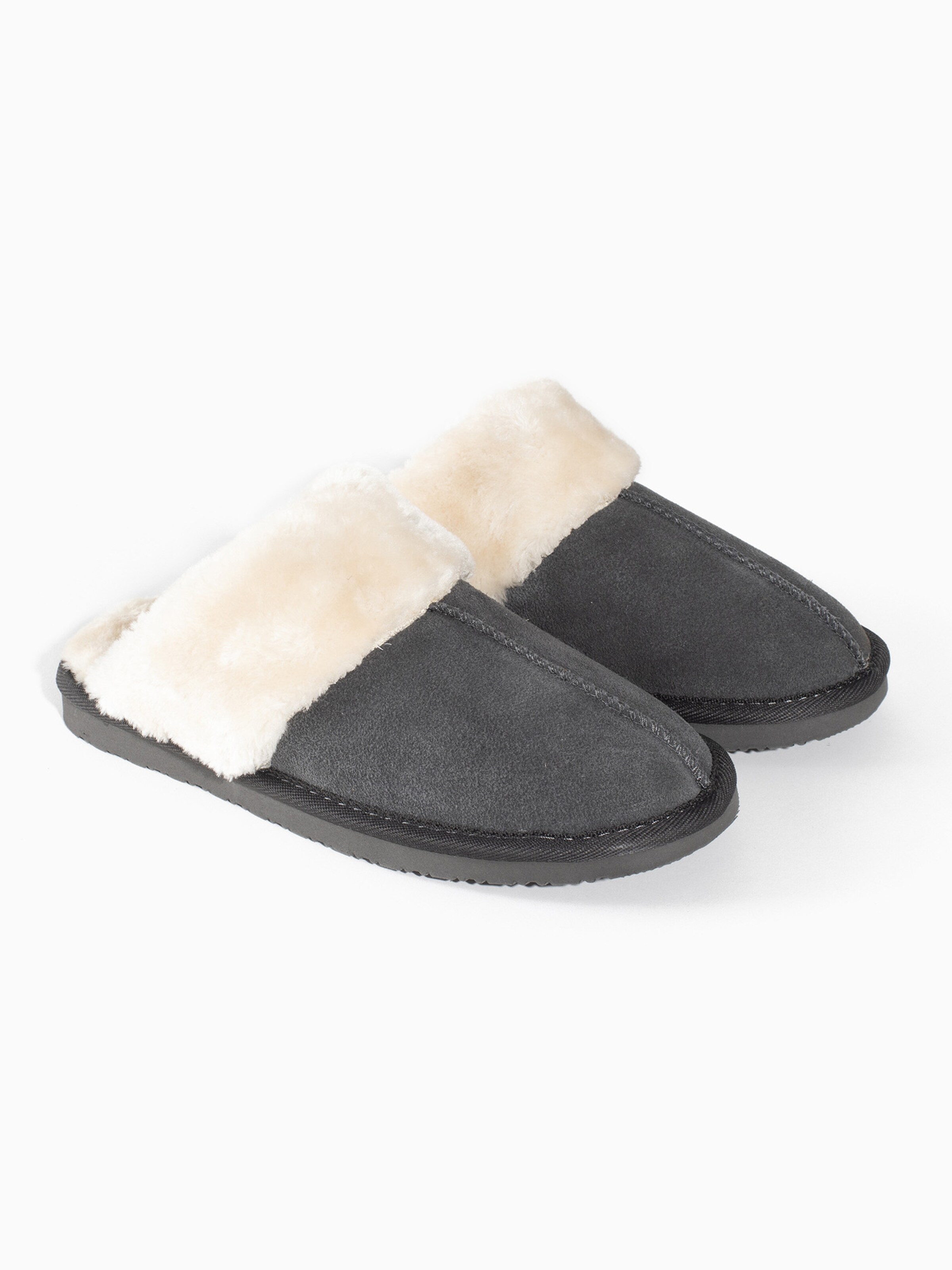 Pantoufle 'Chesney ' Minnetonka en gris