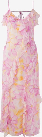 Trendyol Mekko värissä vaaleanpunainen: etupuoli