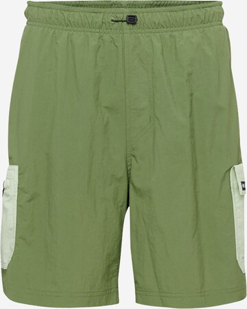 COLUMBIA Regular Sportshorts in Grün: predná strana