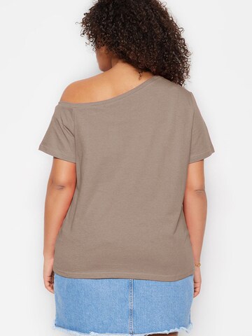 Trendyol Curve - Camiseta en beige