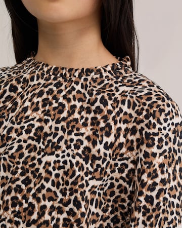 WE Fashion Blouse in Brown