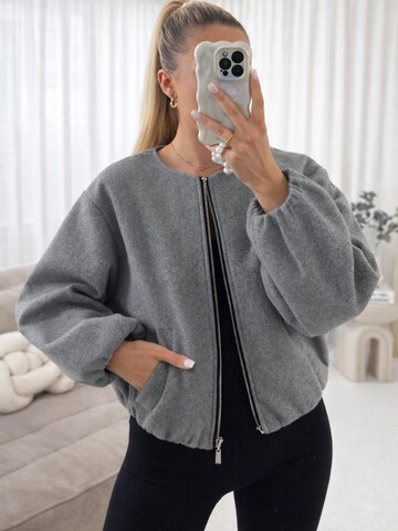 Worldclassca Between-Season Jacket in Grey: front