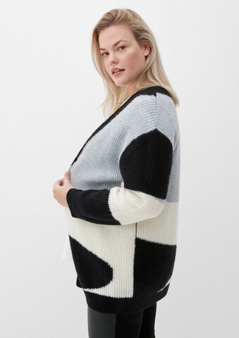 TRIANGLE Knit Cardigan in Black: front