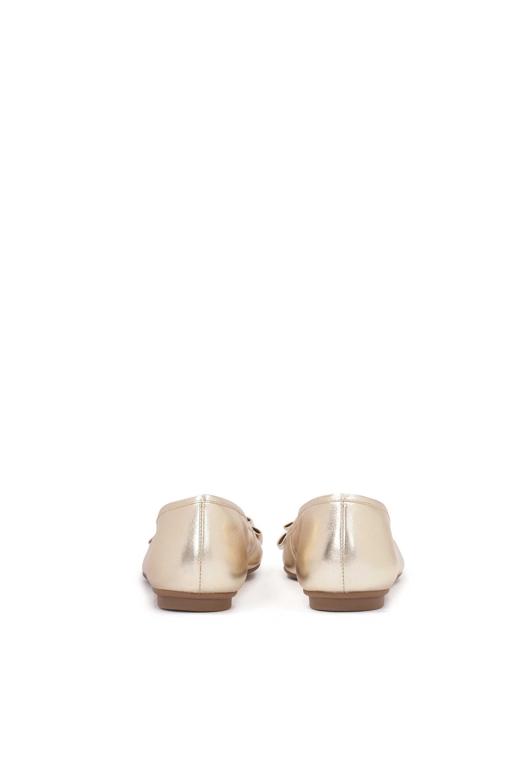 Ballerina di Kazar in oro: frontale