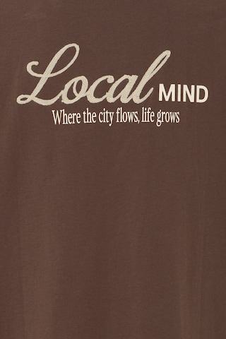 Tricou 'SDWITTLE' de la !Solid pe maro