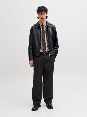 regular Pantaloni chino di JACK & JONES in nero: frontale