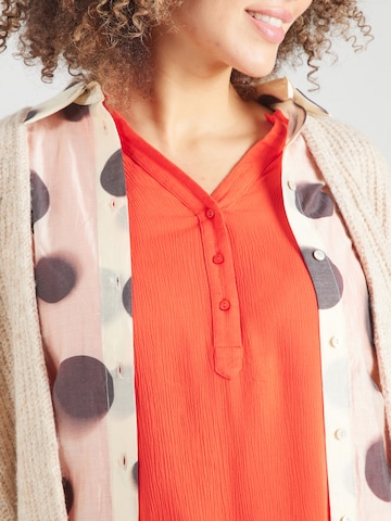 Chemisier 'CARJETTE' ONLY Carmakoma en rouge