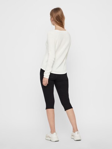 VERO MODA Slimfit Jeans 'Hot Seven' i svart