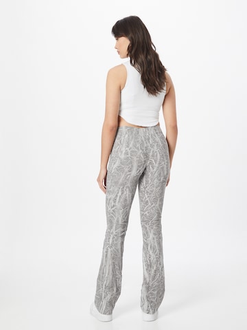 WEEKDAY Regular Trousers in Grey