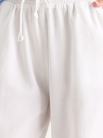 Bianco LucciWide Leg/ Široke nogavice Hlače - bijela boja