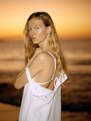 Abito di ABOUT YOU x Marie von Behrens in bianco