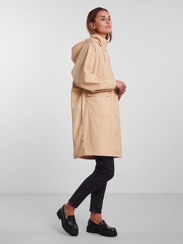 PIECES Between-seasons coat 'Rainy' in Brown