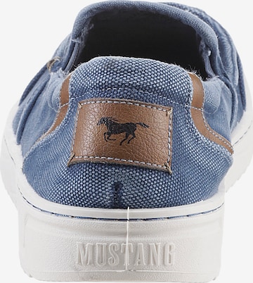 MUSTANG Moccasins in Blue