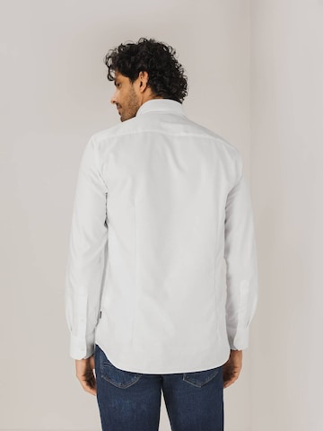 Coupe regular Chemise State of Art en blanc