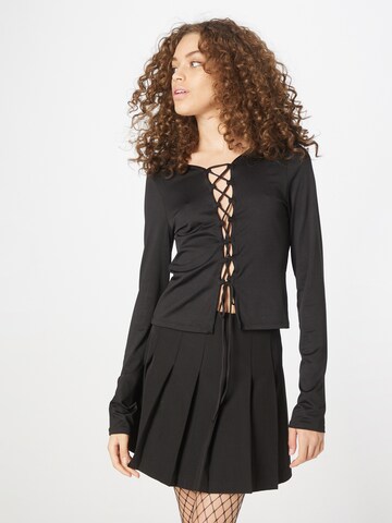 WEEKDAY Shirt in Black: front