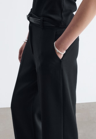& Other Stories Loose fit Pleated Pants in Black