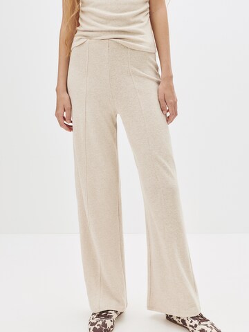 Pull&Bear Wide leg Trousers in Beige: front