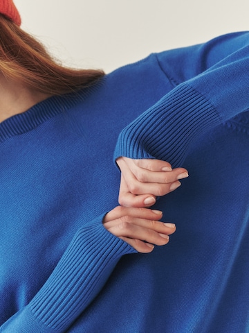 TATUUM Sweater in Blue