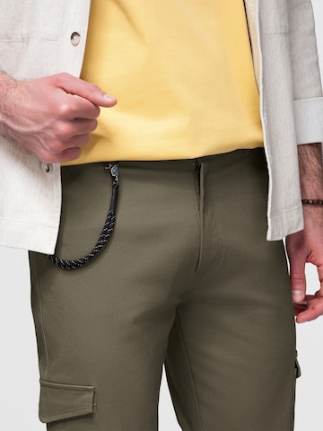 Regular Pantalon cargo Ombre en vert