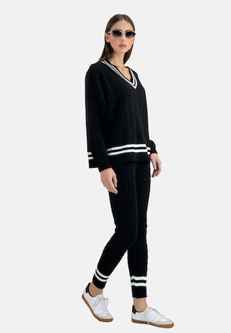 Elara Huispak in Zwart