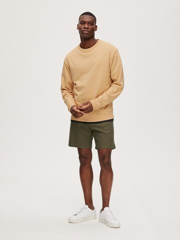 SELECTED HOMMESweater majica 'Soon' - žuta boja