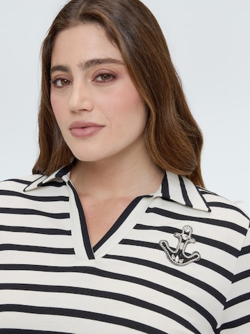 T-shirt Fiorella Rubino en blanc
