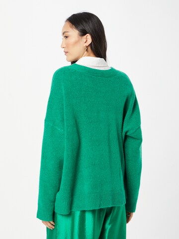 Geacă tricotată de la Monki pe verde