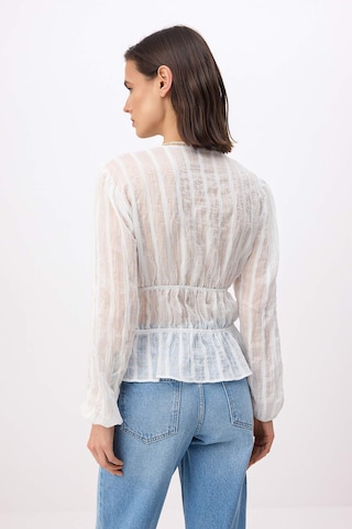 Trendyol Blouse in White