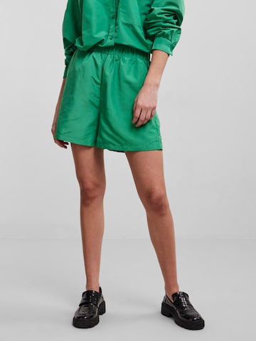 PIECES Loose fit Pants 'Chrilina' in Green: front