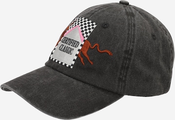 Kamila Šikl - Gorra en negro: frente