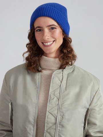 Style Republic Beanie in Blue: front