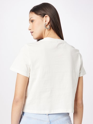 ONLY - Camiseta 'NETTA' en blanco