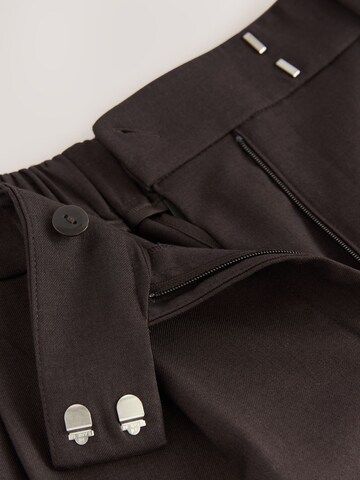 Effilé Pantalon à pince Next en marron