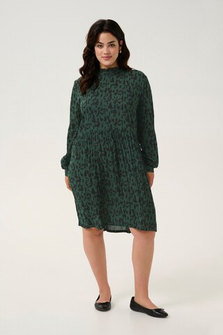 Robe 'Lune' KAFFE CURVE en vert