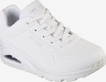 SKECHERS - Calzado deportivo 'Skechers Uno-Stand On Air' en blanco: frente