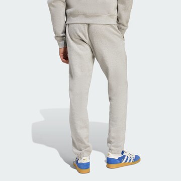 ADIDAS ORIGINALS Конический (Tapered) Штаны 'Trefoil Essentials' в Серый