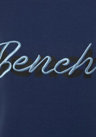 BENCH Sweatshirt in Blau