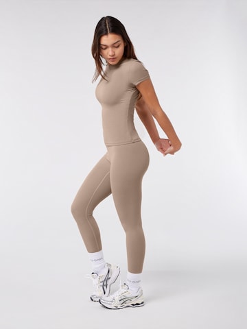 YO-GAYA Sporttop 'Short Sleeve Top' in Beige