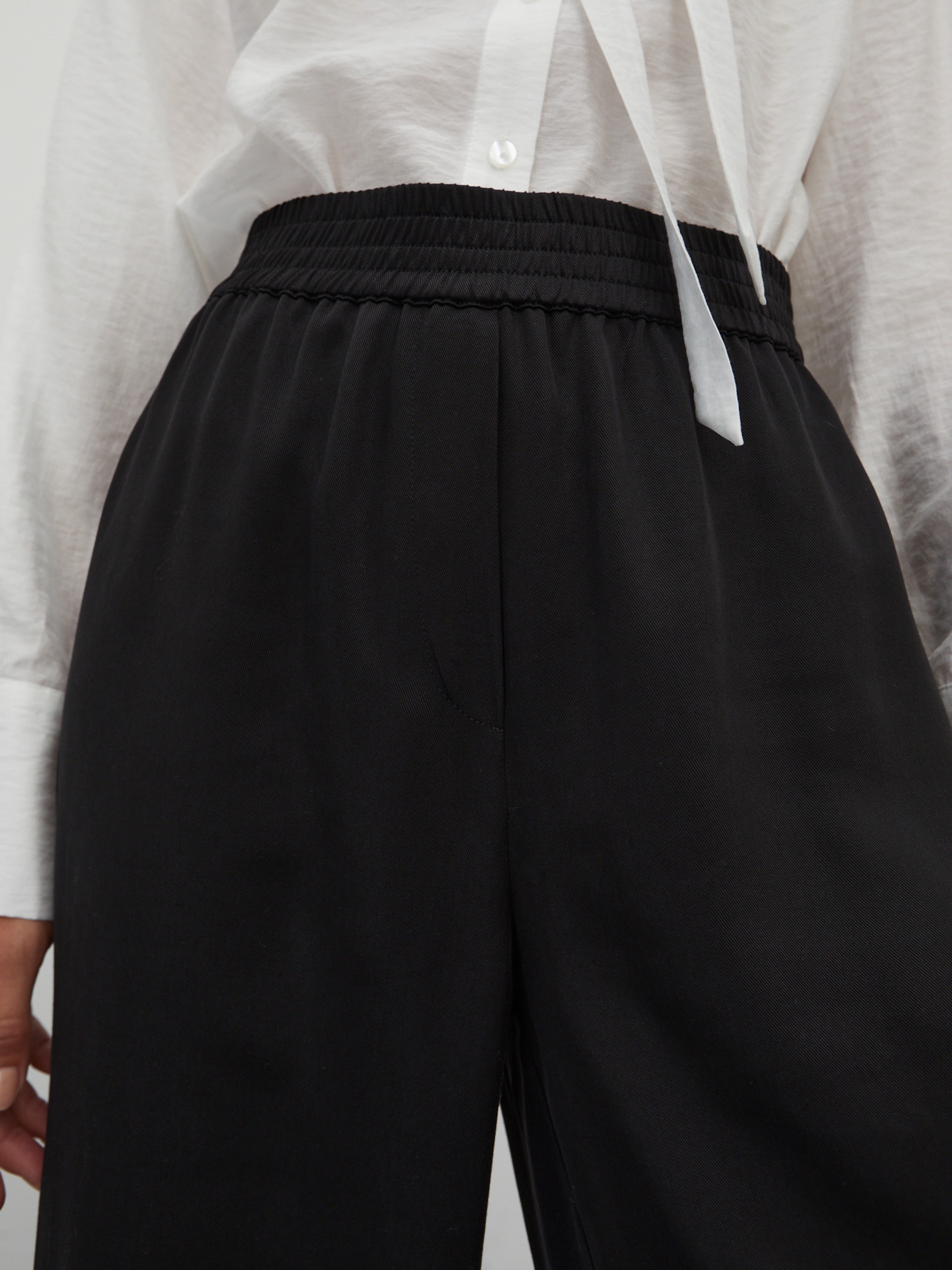 EDITED Produkter Bukser 'Franka' sort