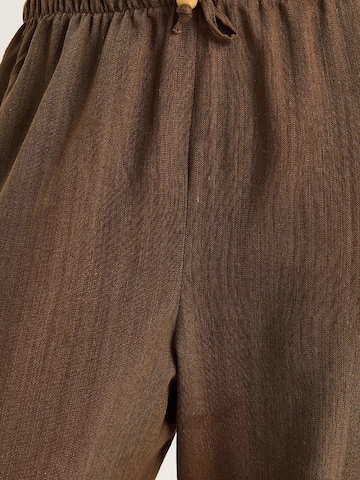 Pantalons de tailleur Bianco Lucci en marron