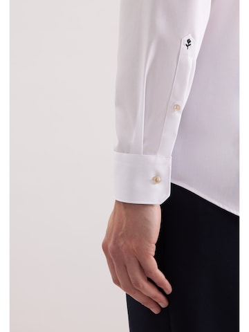 Fit confort Chemise business 'Schwarze Rose' SEIDENSTICKER en blanc