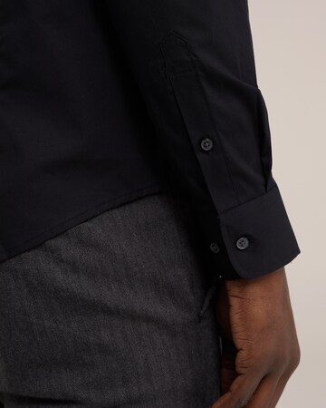 WE Fashion Slim Fit Hemd in Schwarz