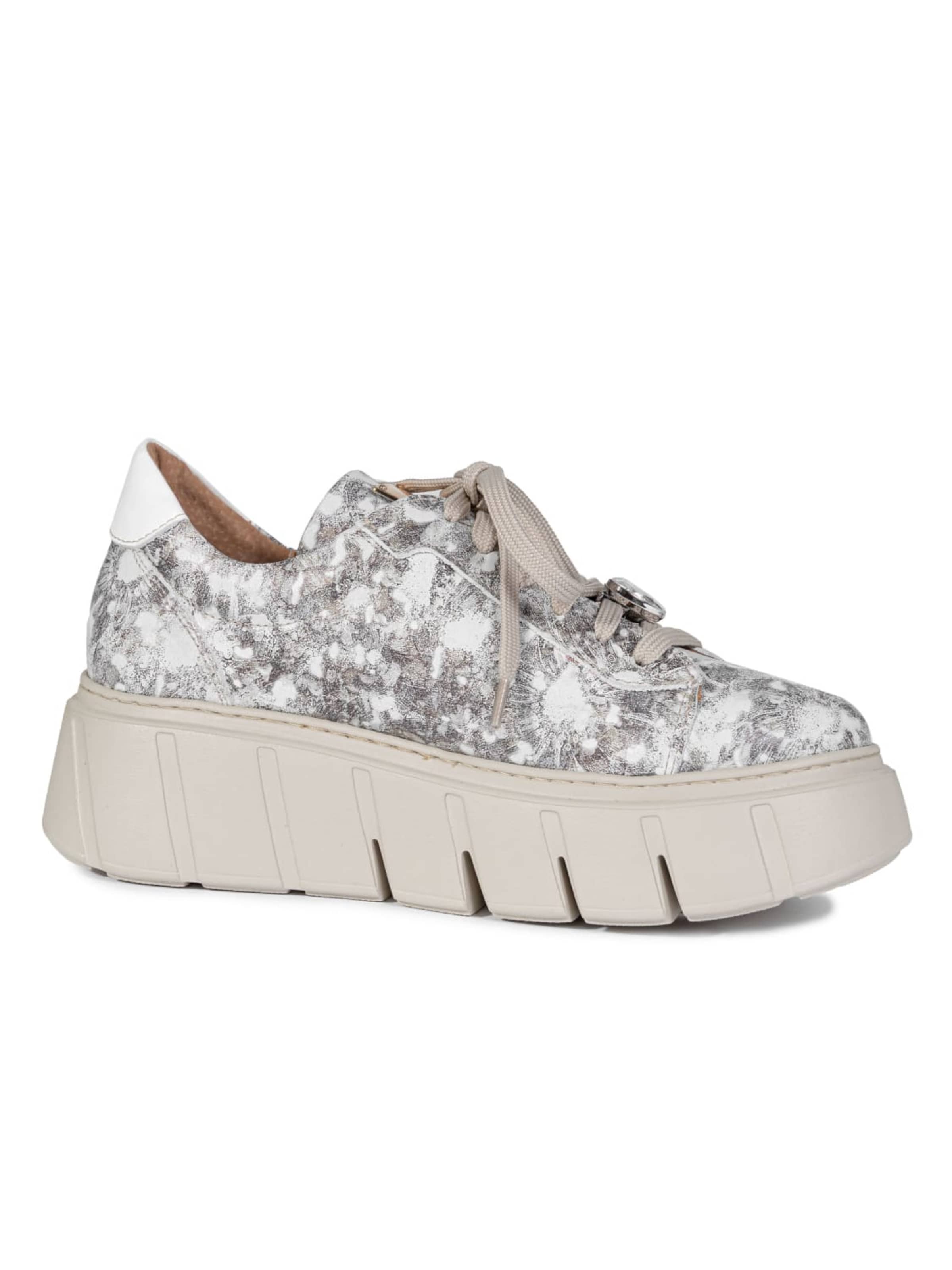 Maciejka Sneaker low '6891W-02/00-8'‌‌‌‌‌‌‌‌‌‌ in Beige